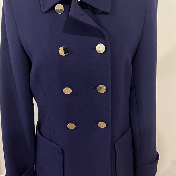 Ladies jacket. - Picture 2 of 7